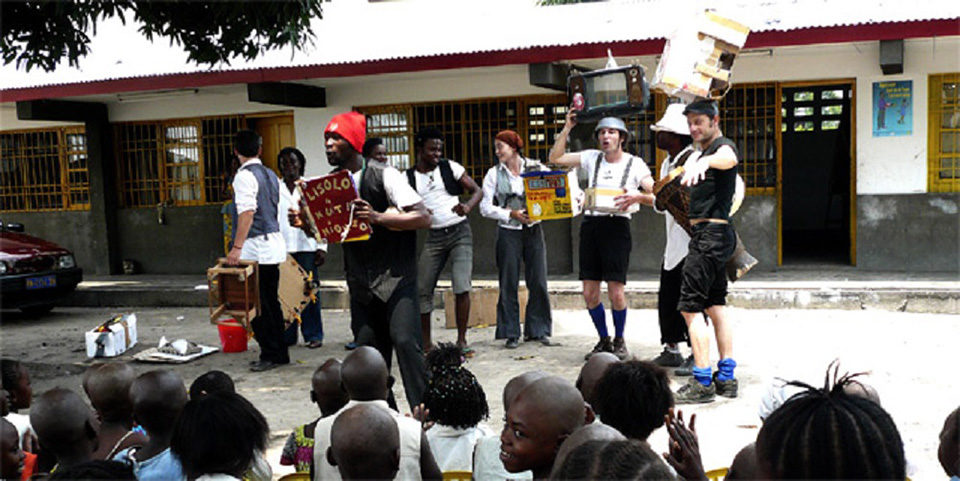 Clowns Without Borders Project No. 346 in Democratic Republic of the Congo  - December 2007